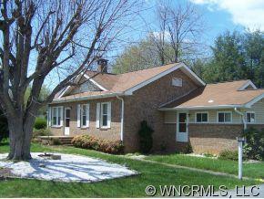 310 Garren Ln., East Flat Rock, NC 28726