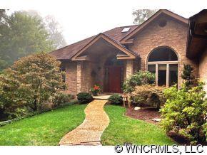 2451 W Cumming Woods Ln, Hendersonville, NC 28739