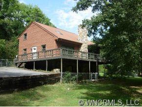 374 Old Farm School Road, Asheville, NC 28805