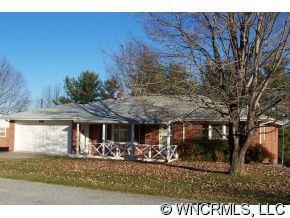 608 S. Buena Vista Drive, Hendersonville, NC 28792