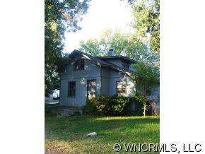 10 Pinellas St, Mountain Home, NC 28758