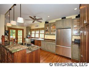 2 S. College St., Weaverville, NC 28787