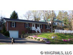 919 Willow St, Hendersonville, NC 28739