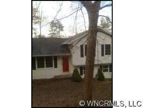 135 Plantation Dr, Hendersonville, NC 28792