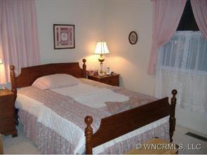 # 27 Throwbridge Ln., Brevard, NC 28712