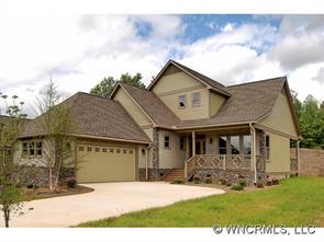 135 Triple Fairways Dr., Hendersonville, NC 28739