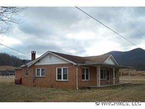 5268 Pigeon Rd, Waynesville, NC 28786