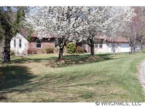 152 Holly Springs Rd., Etowah, NC 28729