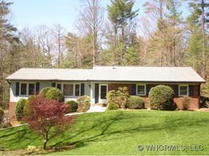 141 Surry Ln, Hendersonville, NC 28791