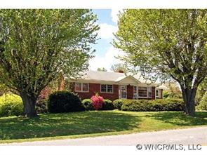 163 Fairground Ave, Hendersonville, NC 28792