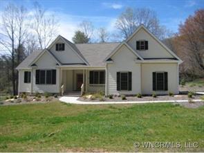 122 Twin Courts Dr., Weaverville, NC 28787