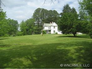 476 Beaverdam Rd., Asheville, NC 28804