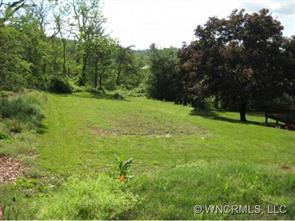 38 Green Oak Rd., Asheville, NC 28804
