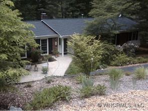 421 Deerhaven Lane, Hendersonville, NC 28791