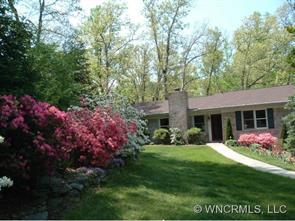 412 Haywood Knolls Dr., Hendersonville, NC 28791