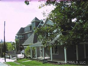 17 Maxwell St., Asheville, NC 28801