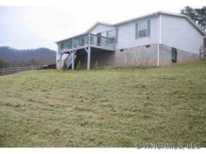 192 Milk Sick Cove, Candler, NC 28715