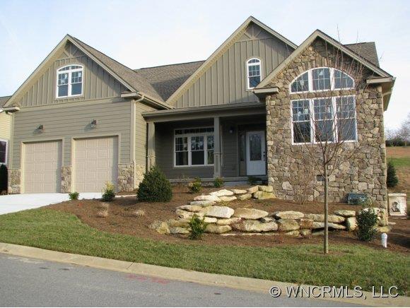 63 Whistlewood Ln., Hendersonville, NC 28739