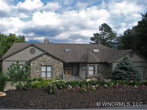 90 Hillcrest Drive, Weaverville, NC 28787