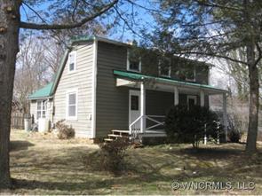 219 E College St., Black Mountain, NC 28711