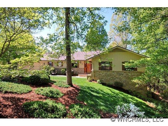 2431 W. Cumming Woods Ln., Hendersonville, NC 28739