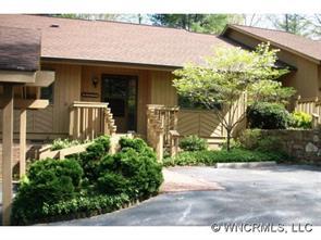 202 Water Oak Ln., Hendersonville, NC 28791