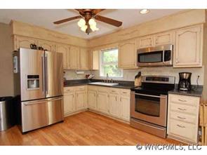 74 Riannon Lane, Hendersonville, NC 28791