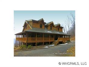 686 Hyacinth Dr., Clyde, NC 28721
