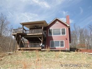 17 Autumn View Dr., Hendersonville, NC 28792