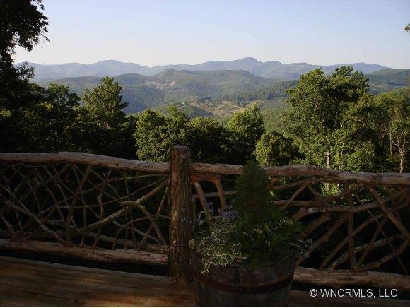 349 Round Mountain Road, Tuckasegee, NC 28730