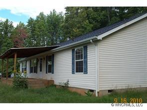 445 Homers Ln., Hendersonville, NC 28792