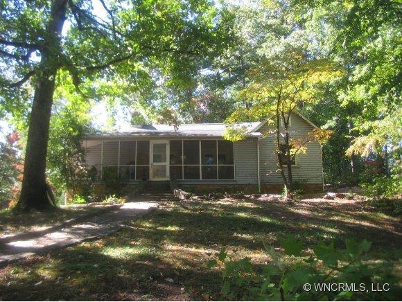 302 Lakeview Rd, Lake Lure, NC 28746