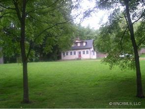 15 Canterbury Way, Hendersonville, NC 28792