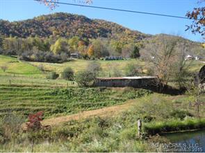 3900 Pigeon Rd., Waynesville, NC 28786