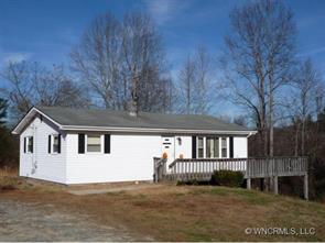 92 Pebblebrook Ct., Hendersonville, NC 28739