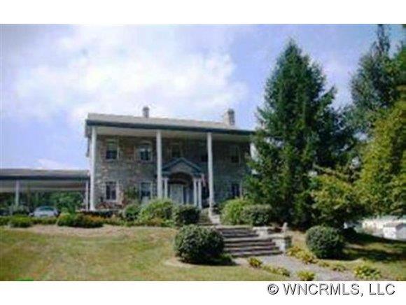 459 Courtland Blvd, Mountain Home, NC 28791