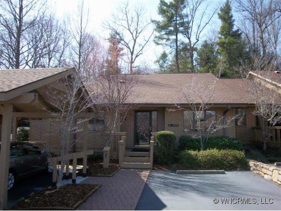 402 Laurel Oak Lane, Hendersonville, NC 28791