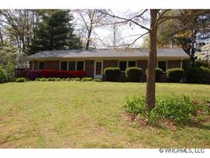 2 Horseshoe Drive, Hendersonville, NC 28791