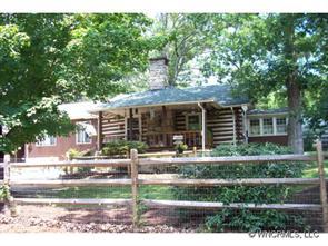 102 Sweetpea Lane, Hendersonville, NC 28791
