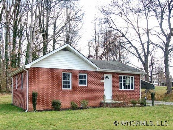 415 Loop Road, Hendersonville, NC 28792