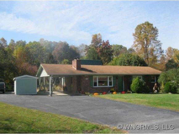 2065 Eton Dr, Hendersonville, NC 28792