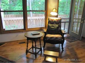 105 Hillside Dr., Swannanoa, NC 28778