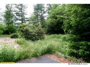 109 Willow Peak Road, Hendersonville, NC 28739