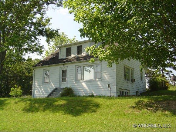 105 Church Street, Weaverville, NC 28787