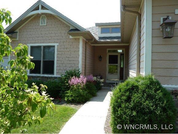 20 Cove Summit Drive, Hendersonville, NC 28739