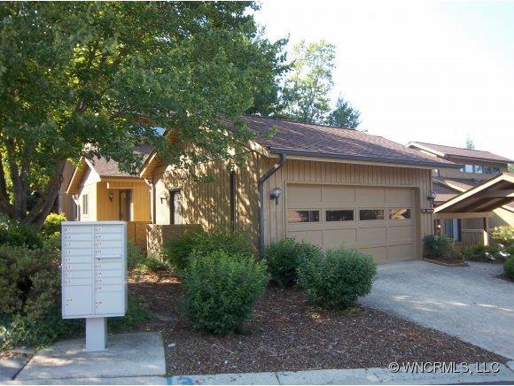 205 Red Oak Drive, Hendersonville, NC 28791