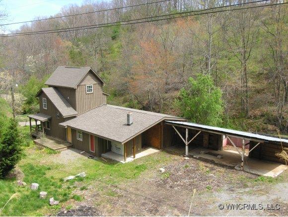 1016 Poison Cove Rd, Clyde, NC 28721