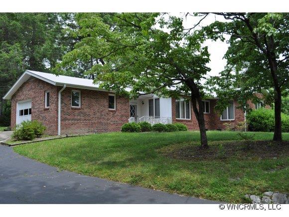 704 Crab Creek Road, Hendersonville, NC 28739