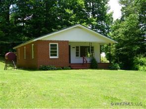 73 Pokemon Corner Drive, Burnsville, NC 28714