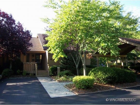 504 Red Oak Drive, Hendersonville, NC 28791